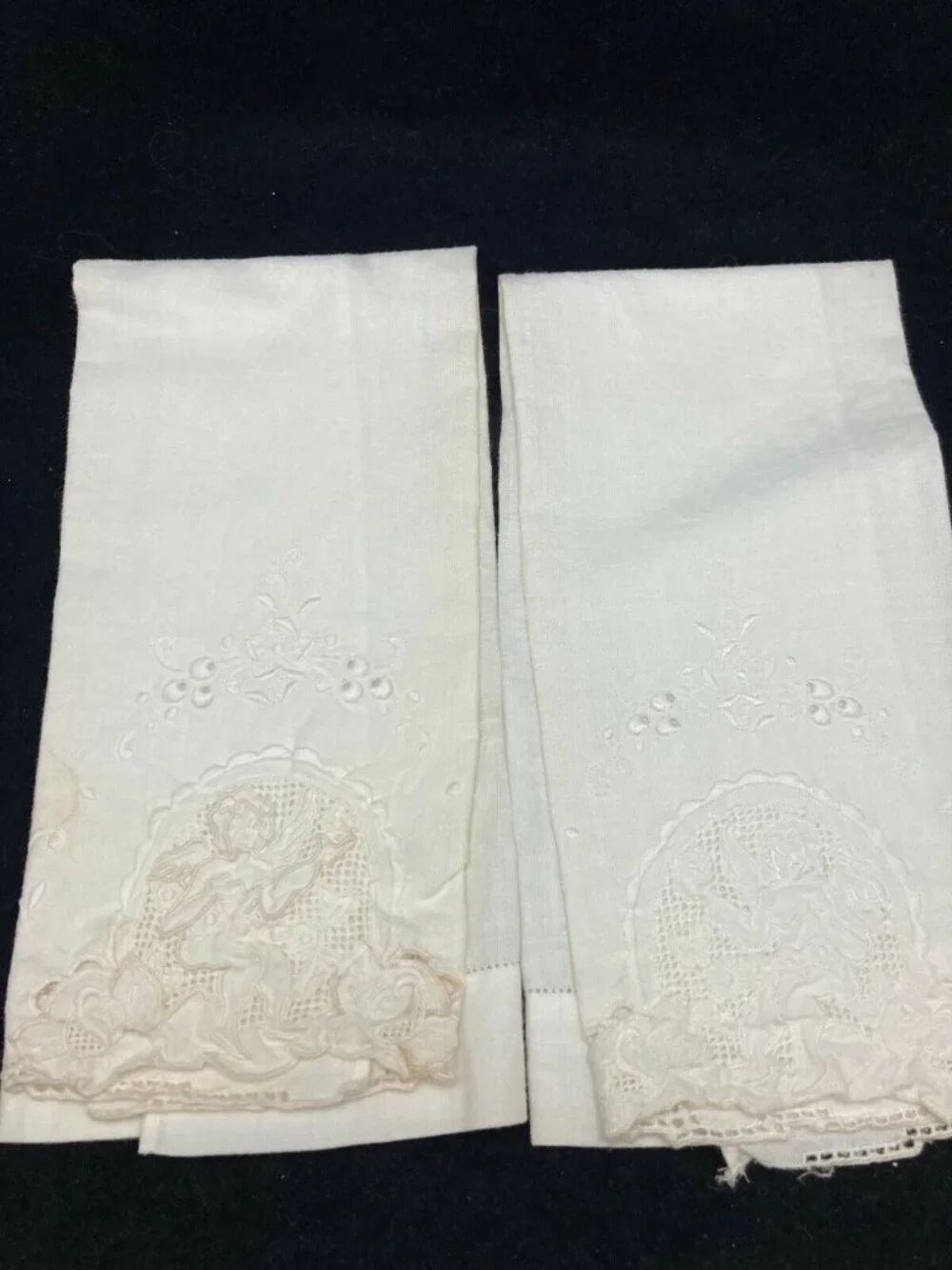 VINTAGE EMBROIDERED AND APPLIQUED NAPKINS - ASSORTED LOT OF 5